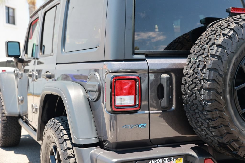 Used 2024 Jeep Wrangler Unlimited AWD/4WD image 13