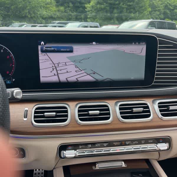 Used 2024 Mercedes-Benz GLS 450 4MATIC image 12