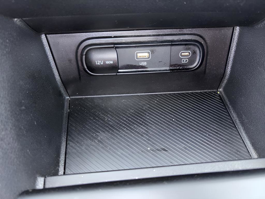 Used 2025 Kia Sportage LX FWD image 27