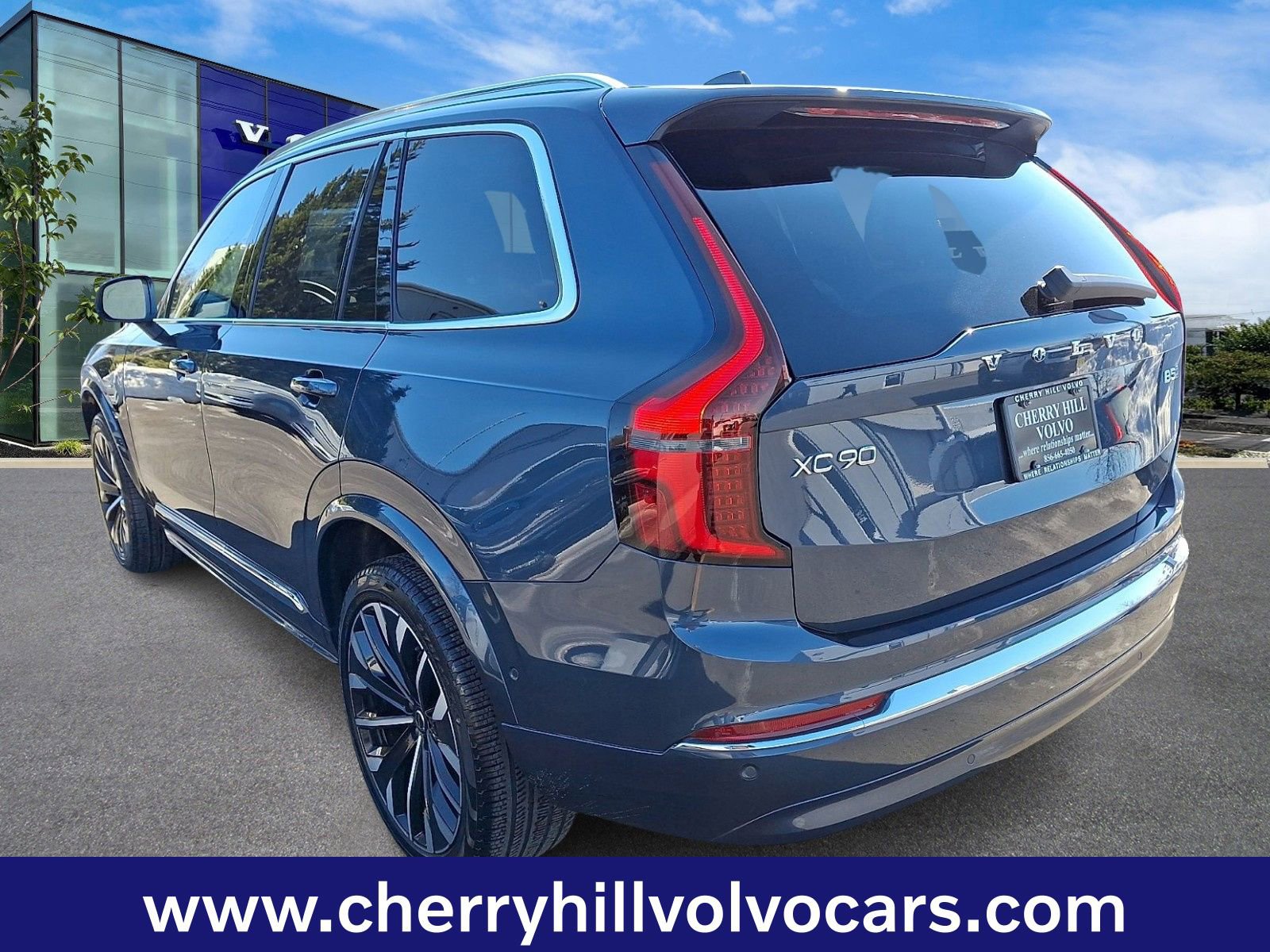 Certified 2025 Volvo XC90 B5 Plus image 5