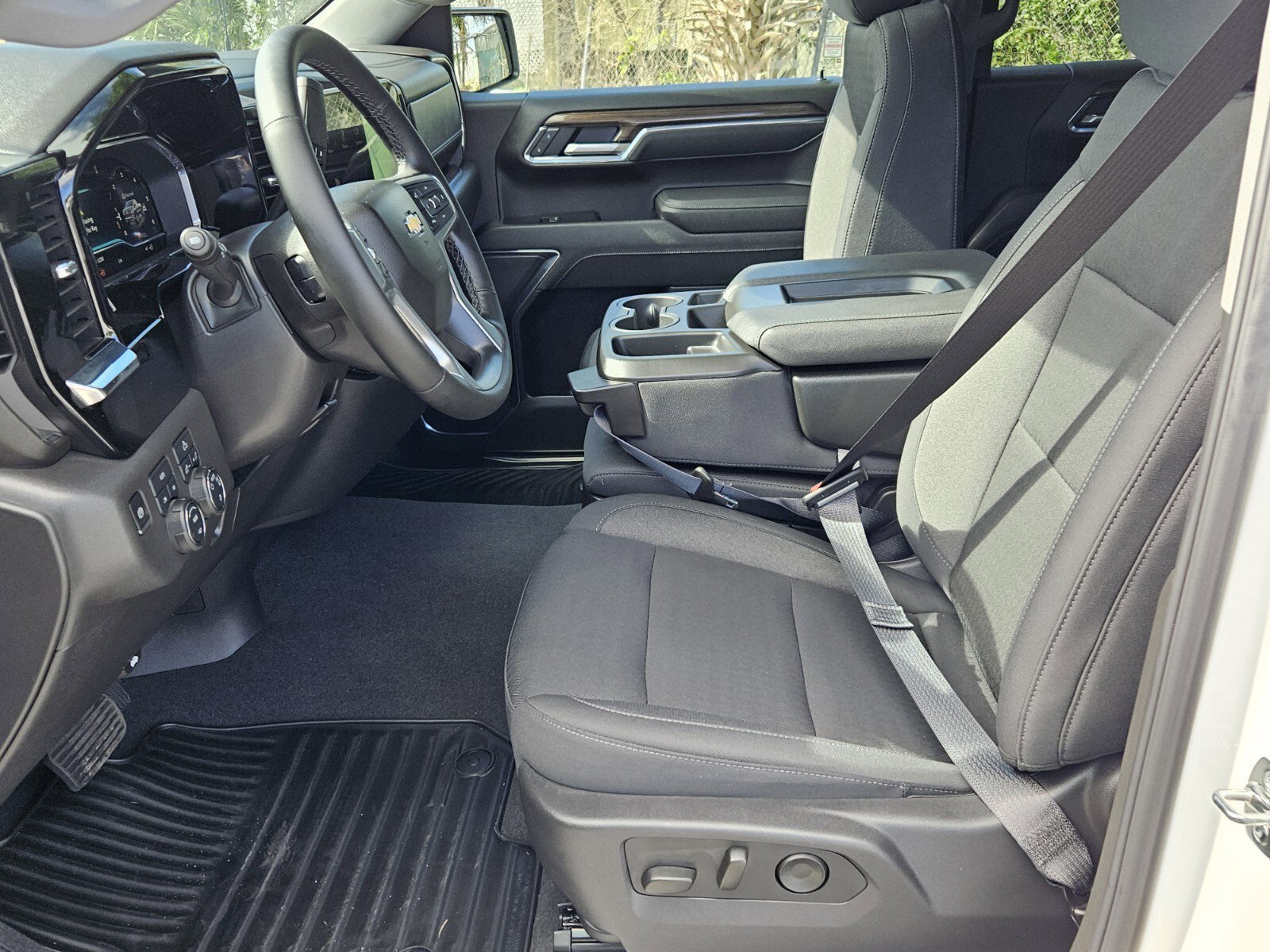 New 2025 Chevrolet Silverado 1500 LT image 3