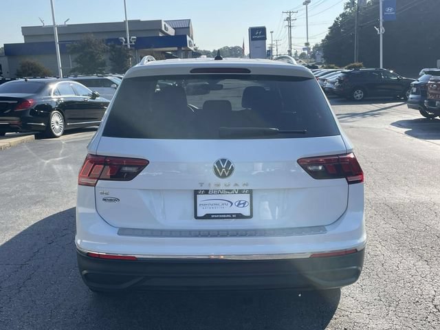 Used 2022 Volkswagen Tiguan SE FWD image 5