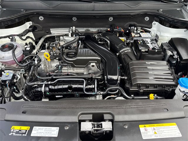 Used 2025 Volkswagen Taos SE image 12