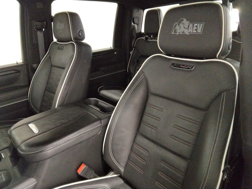 Used 2024 GMC Sierra 2500 AT4X w/ AT4X AEV Edition image 28