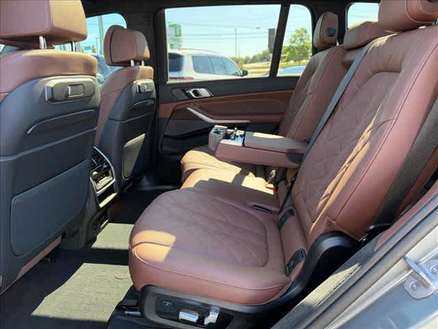 Used 2025 BMW X7 xDrive40i w/ M Sport Package AWD/4WD image 14