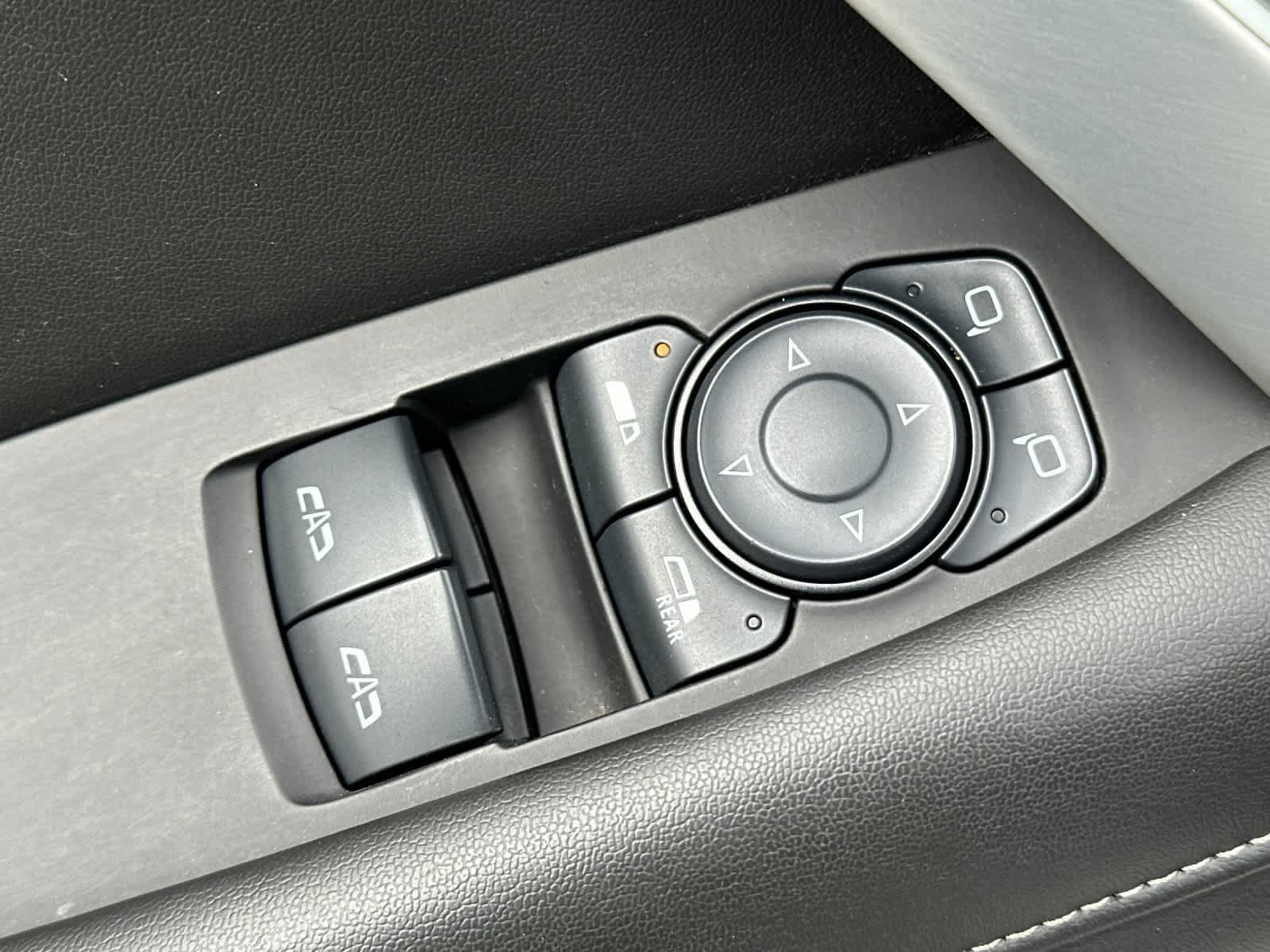 Used 2016 Chevrolet Camaro SS RWD image 16