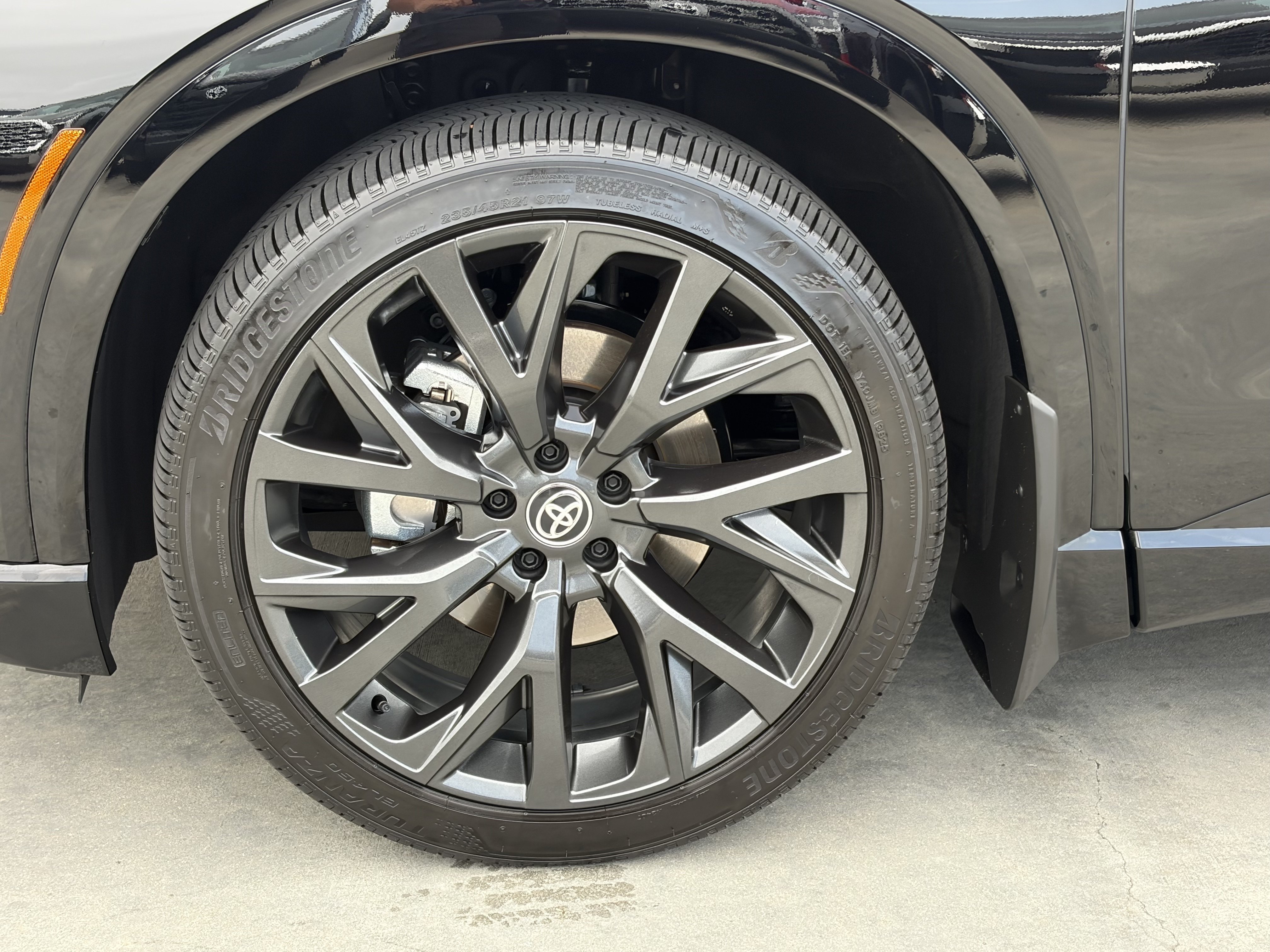 Certified 2025 Toyota Crown Signia w/ Advanced Technology Package AWD/4WD image 8