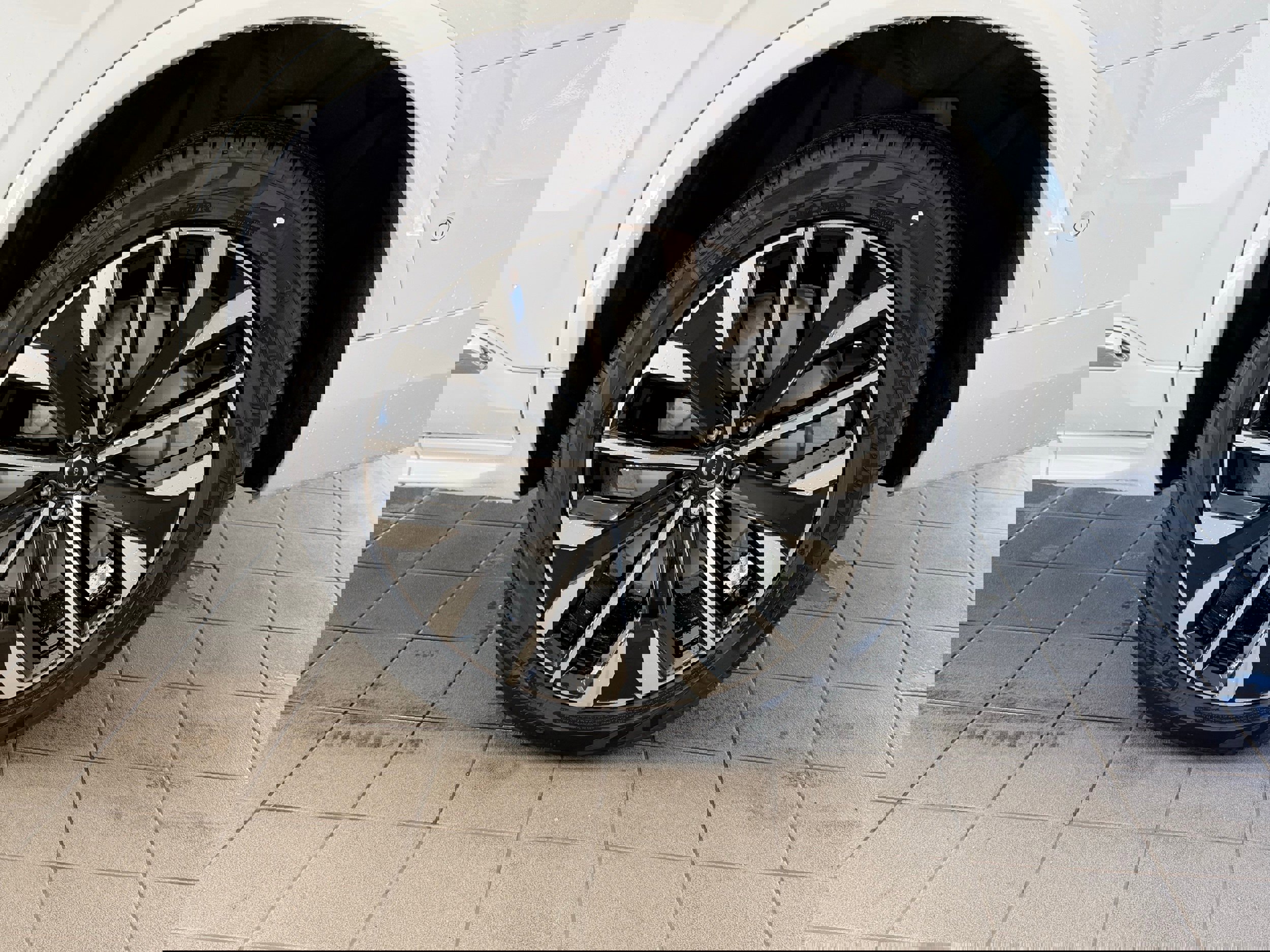 New 2026 Volvo XC90 B6 Plus w/ Protection Package Premier image 10