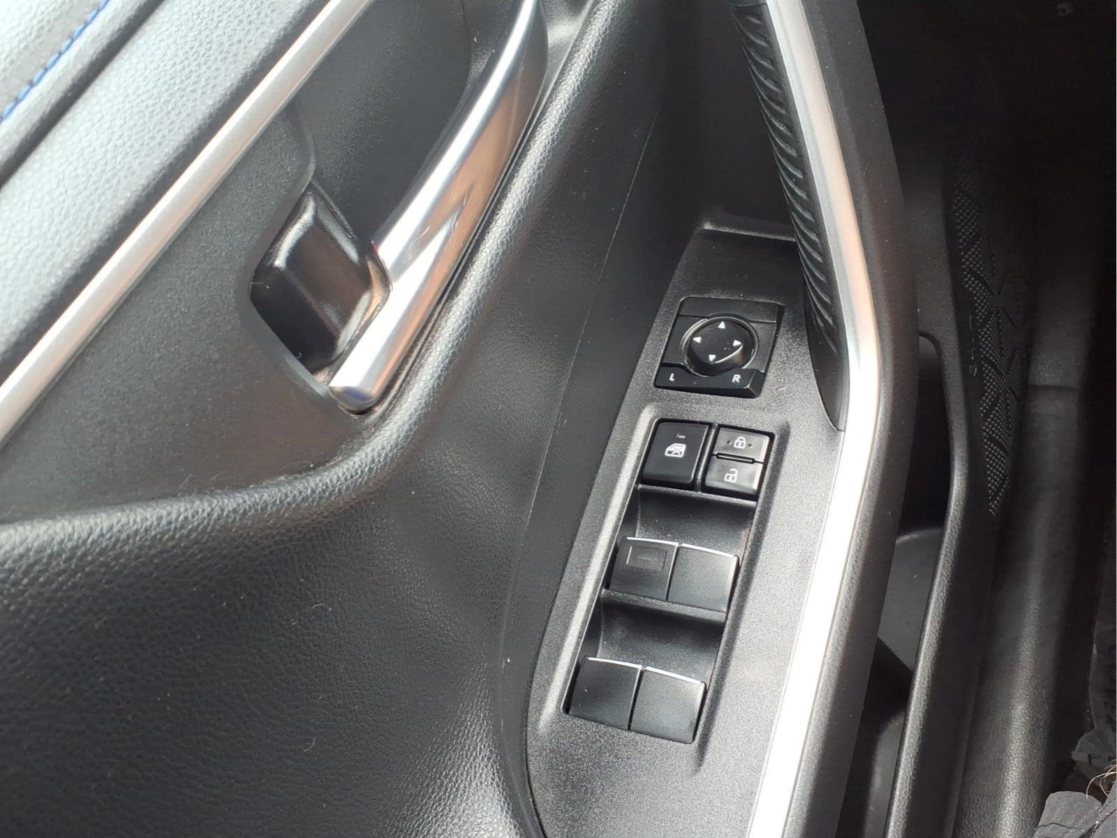 Used 2021 Toyota RAV4 XSE AWD/4WD image 26