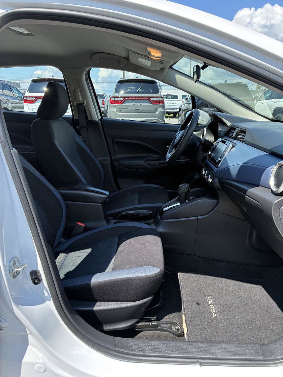 Used 2023 Nissan Versa SV FWD image 14