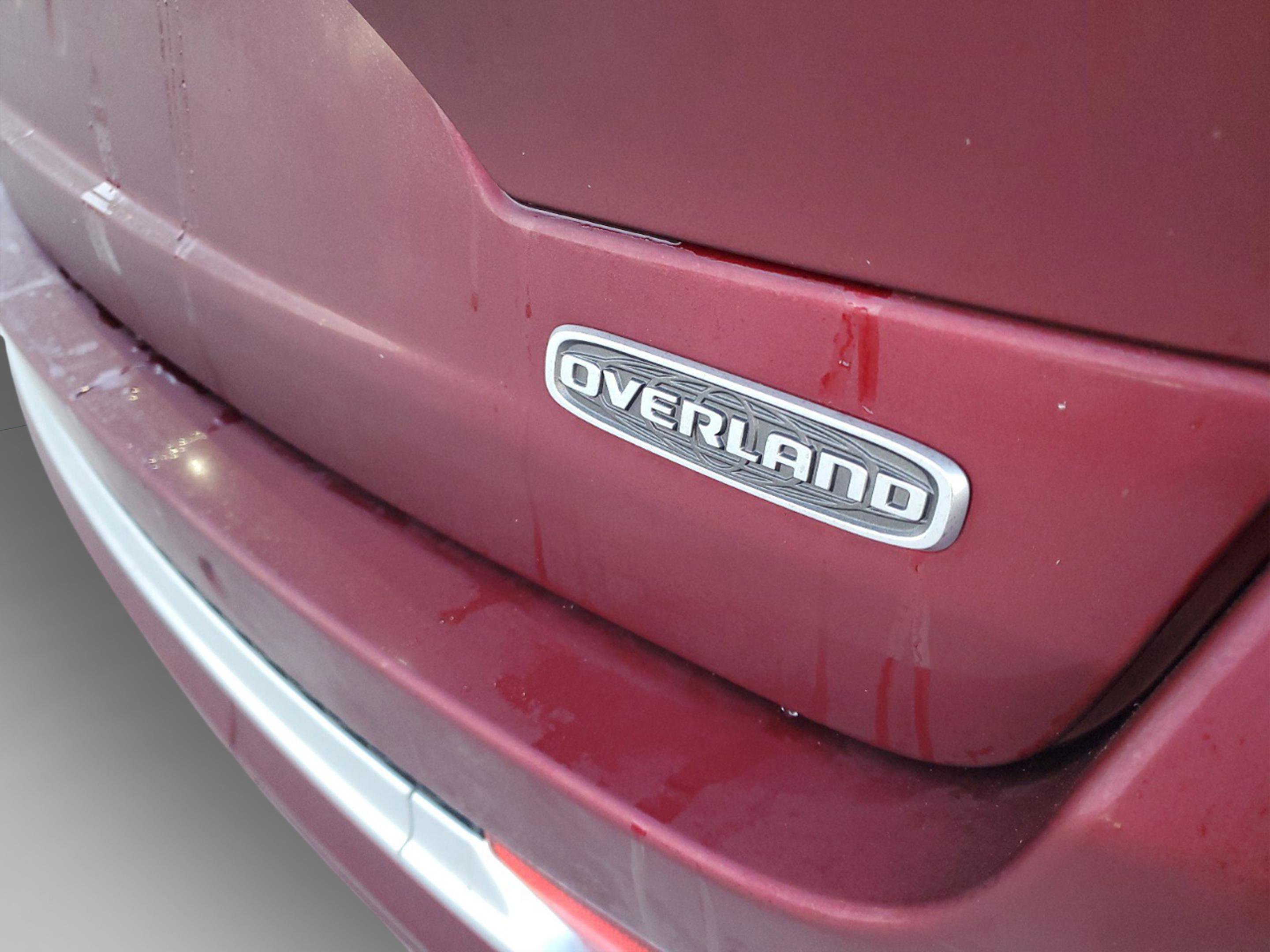 Used 2024 Jeep Grand Cherokee Overland w/ Advanced Protech Group III image 32
