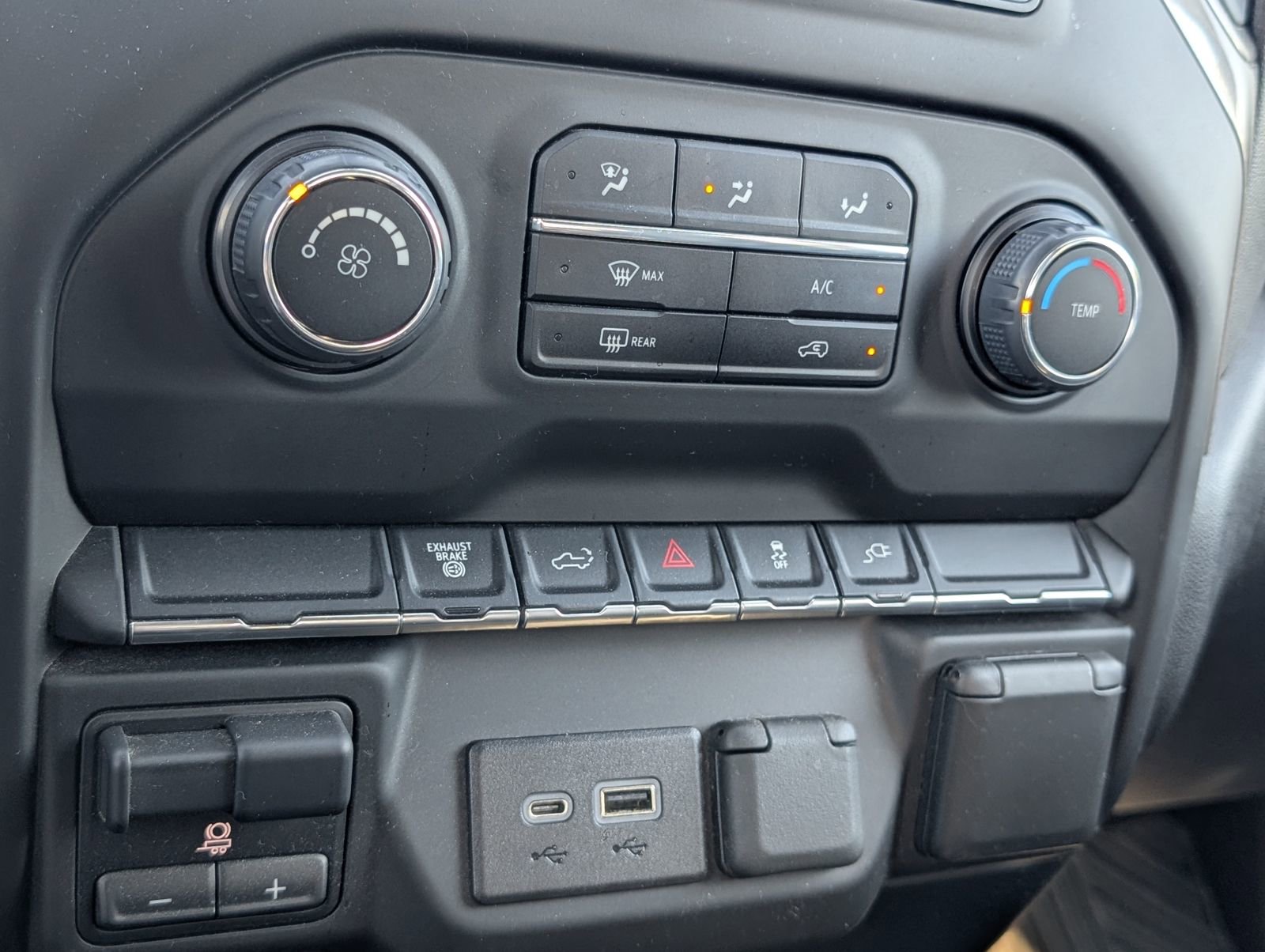 Used 2023 Chevrolet Silverado 2500 Custom w/ Custom Value Package image 14