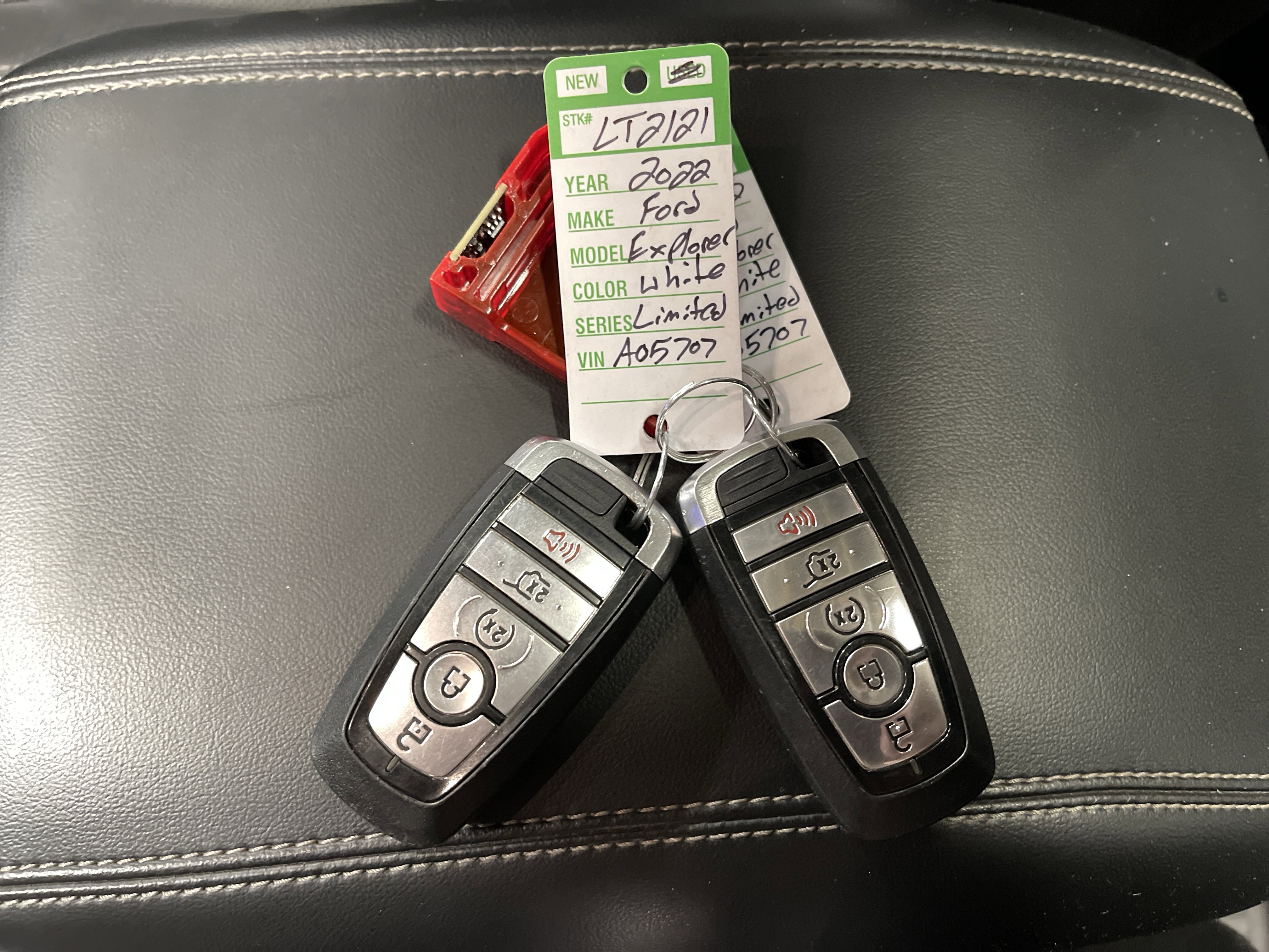 Used 2022 Ford Explorer Limited w/ Hybrid Equipment Group 310A image 29