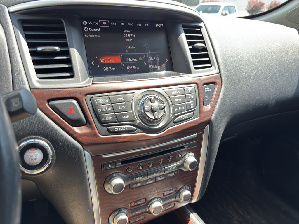 Used 2018 Nissan Pathfinder Platinum AWD/4WD image 22