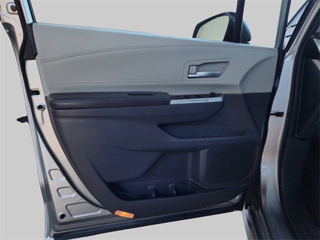 Used 2022 Toyota Sienna XLE image 27