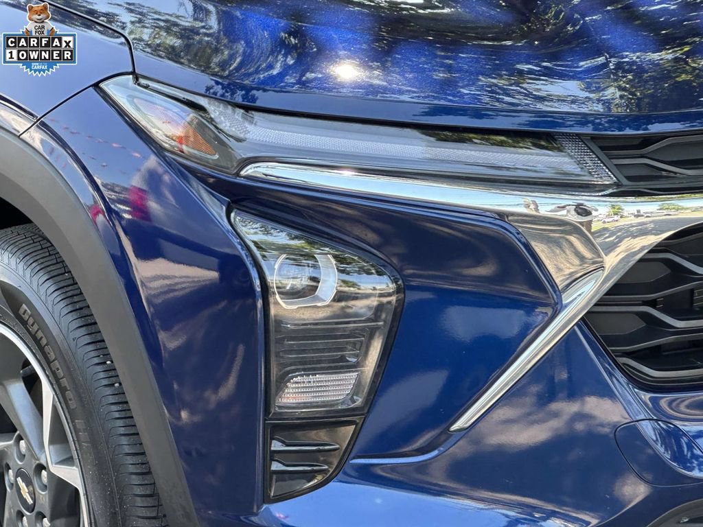 Used 2024 Chevrolet Trax LT w/ Sunroof Package FWD image 8