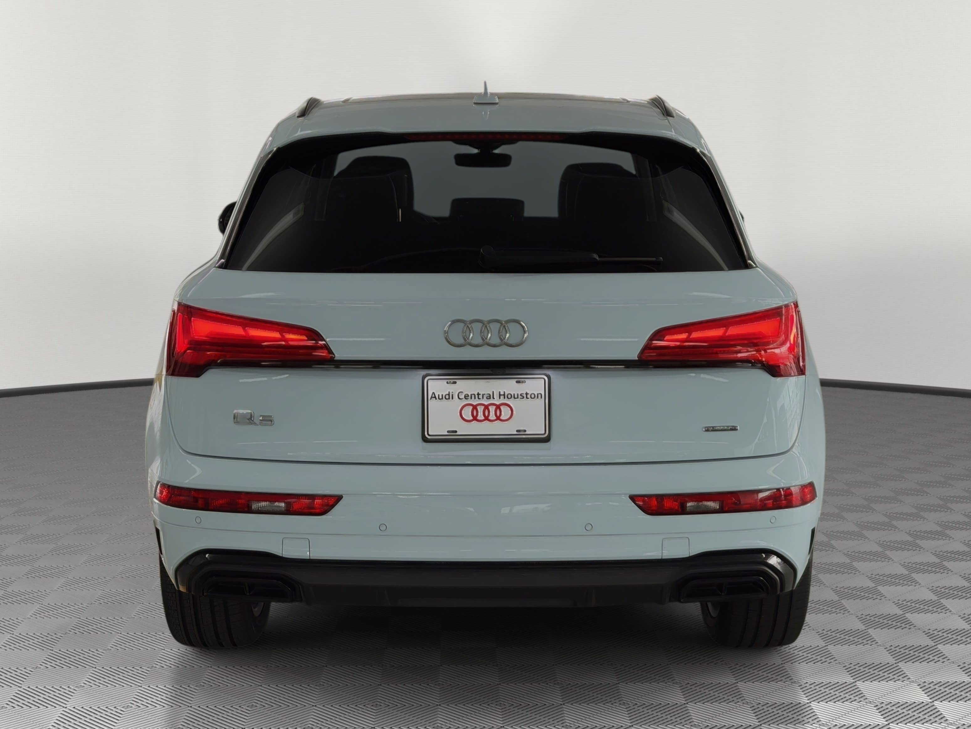 Certified 2023 Audi Q5 e Prestige AWD/4WD image 10