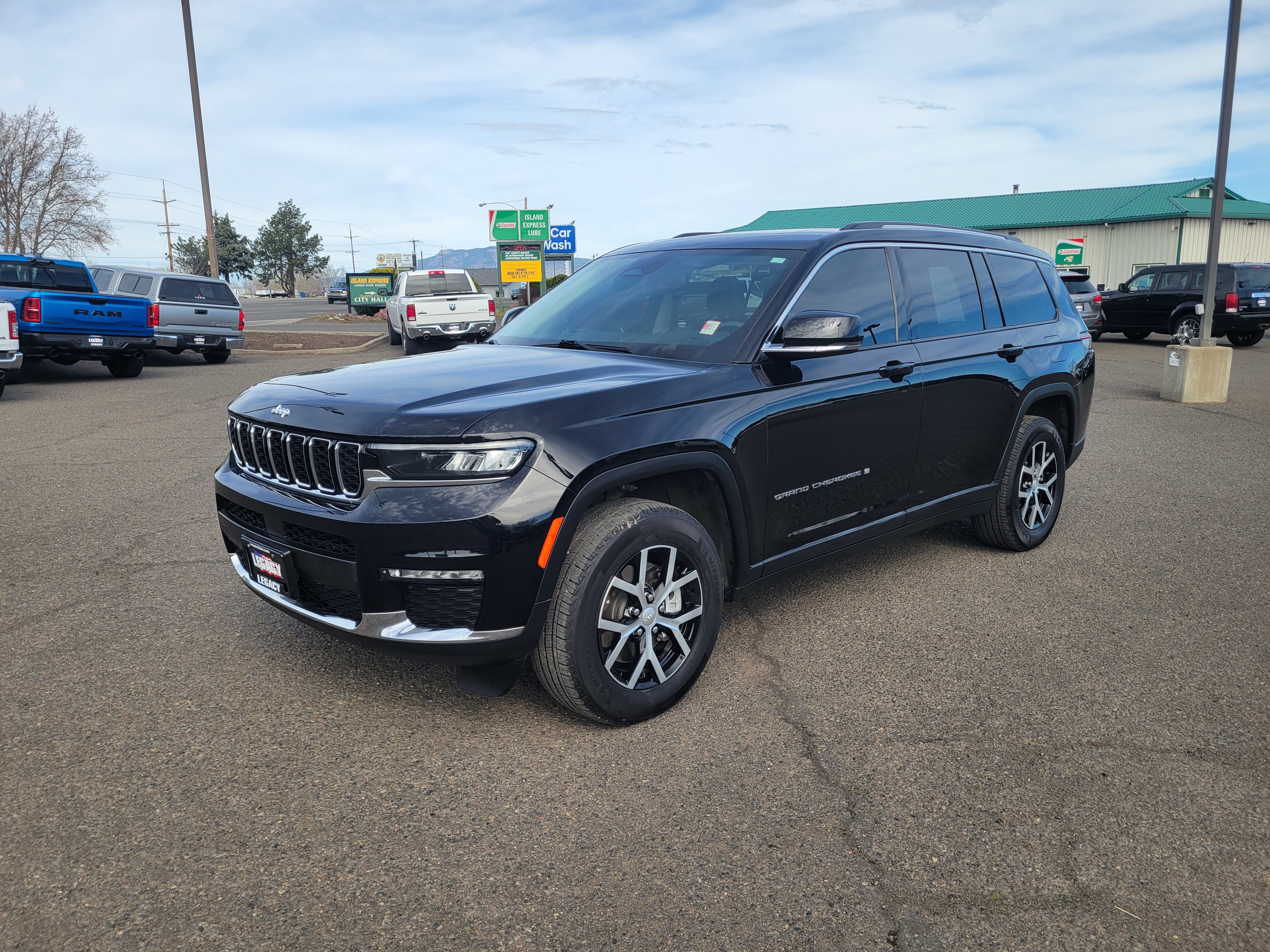 Used 2024 Jeep Grand Cherokee L Limited image 15