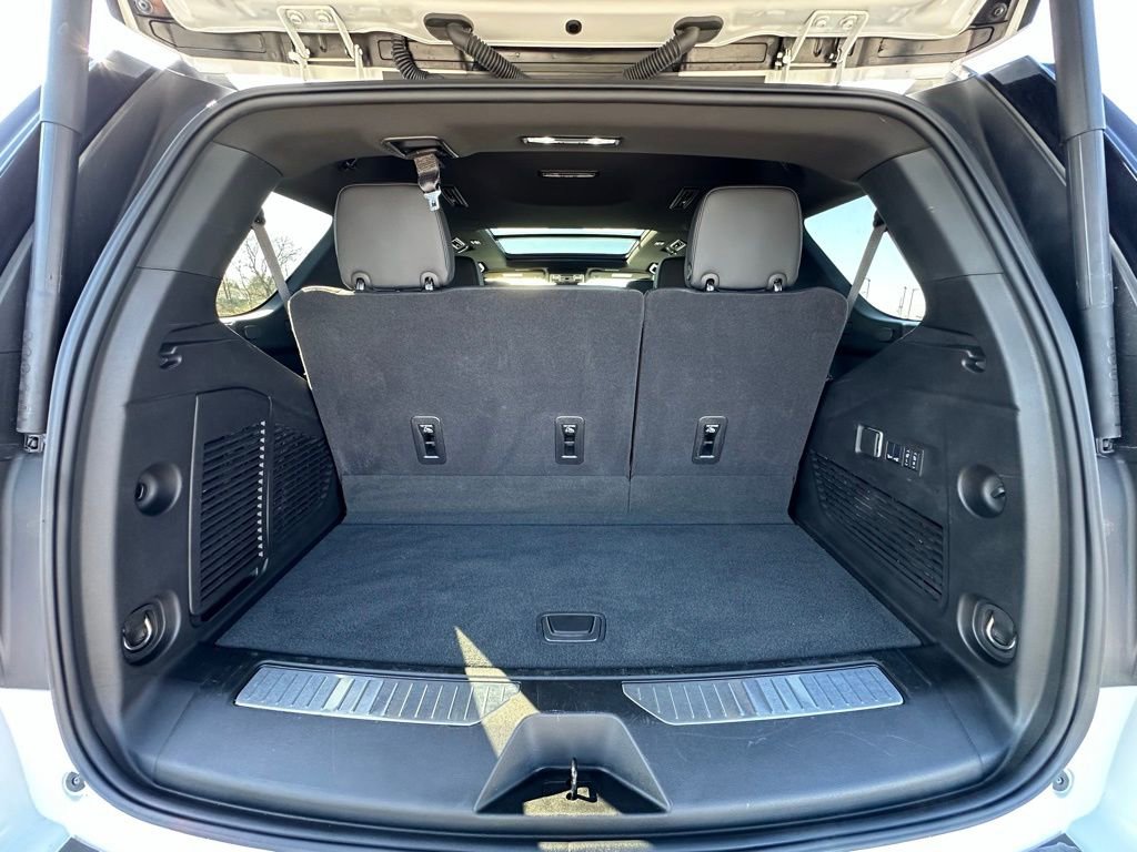 Used 2025 GMC Yukon Denali w/ Sun & Power Step Package image 19