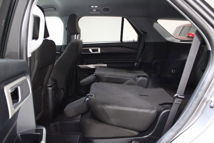 Used 2023 Ford Explorer XLT image 40