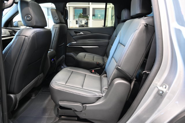 New 2027 Chevrolet Traverse LT w/ LPO, Floor Liner Package AWD/4WD image 11