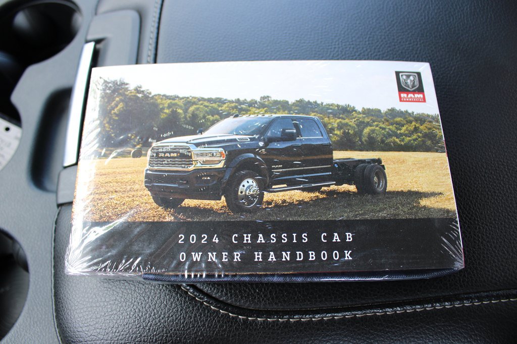 Used 2024 RAM 5500 Tradesman AWD/4WD image 33