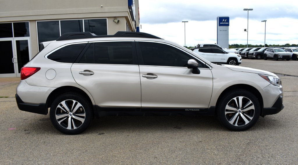 Used 2019 Subaru Outback 2.5i Limited AWD/4WD image 2