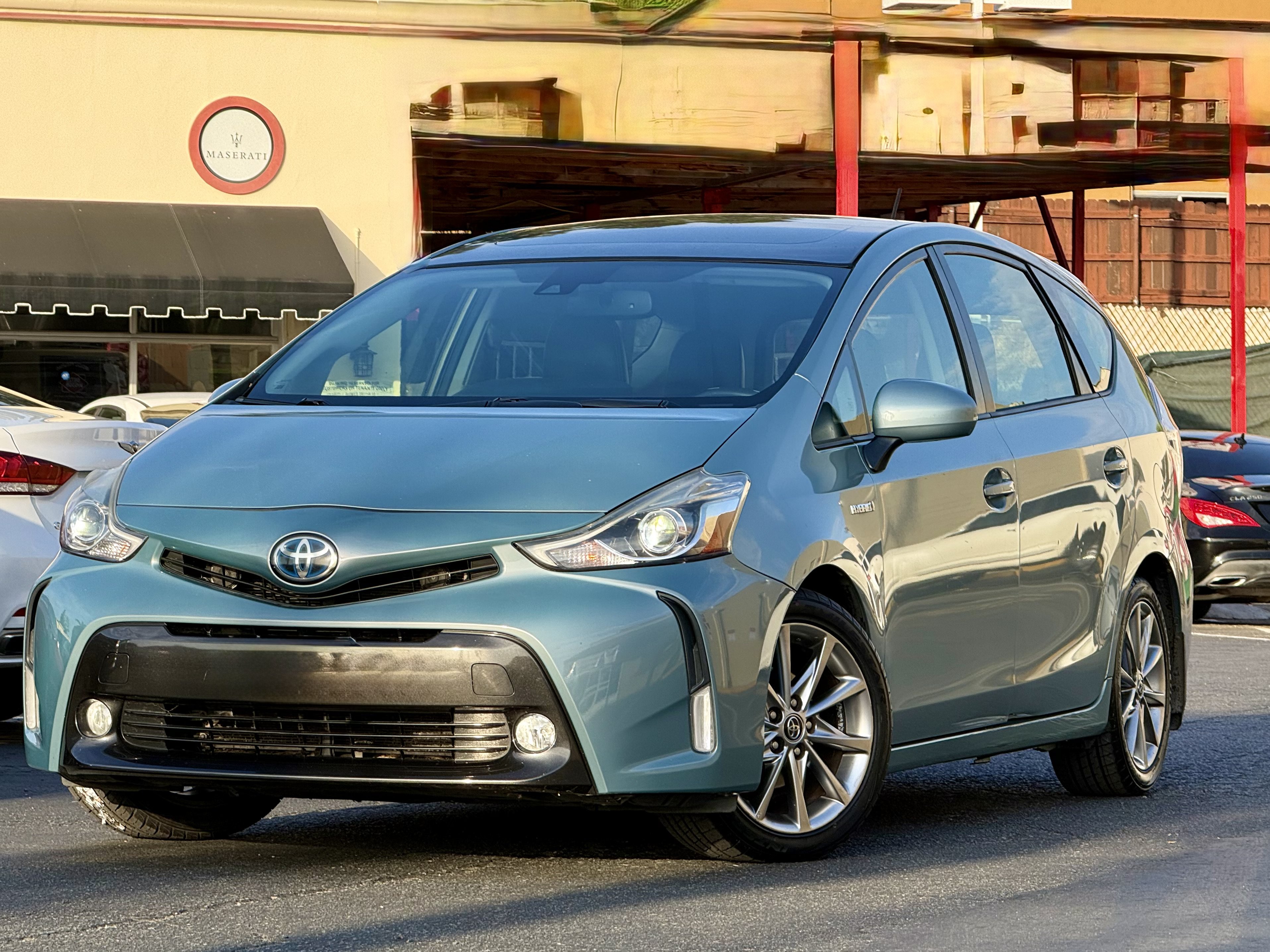 Used 2017 Toyota Prius V Five w/ Advanced Technology Package FWD image 1