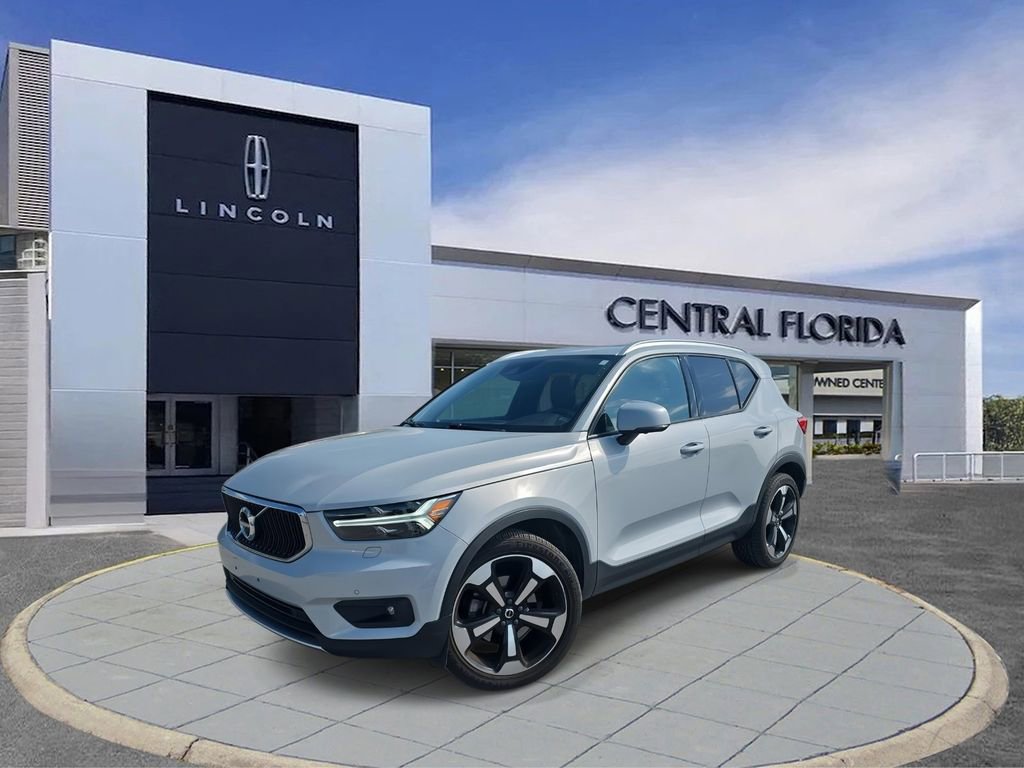 Used 2020 Volvo XC40 T5 Momentum image 25