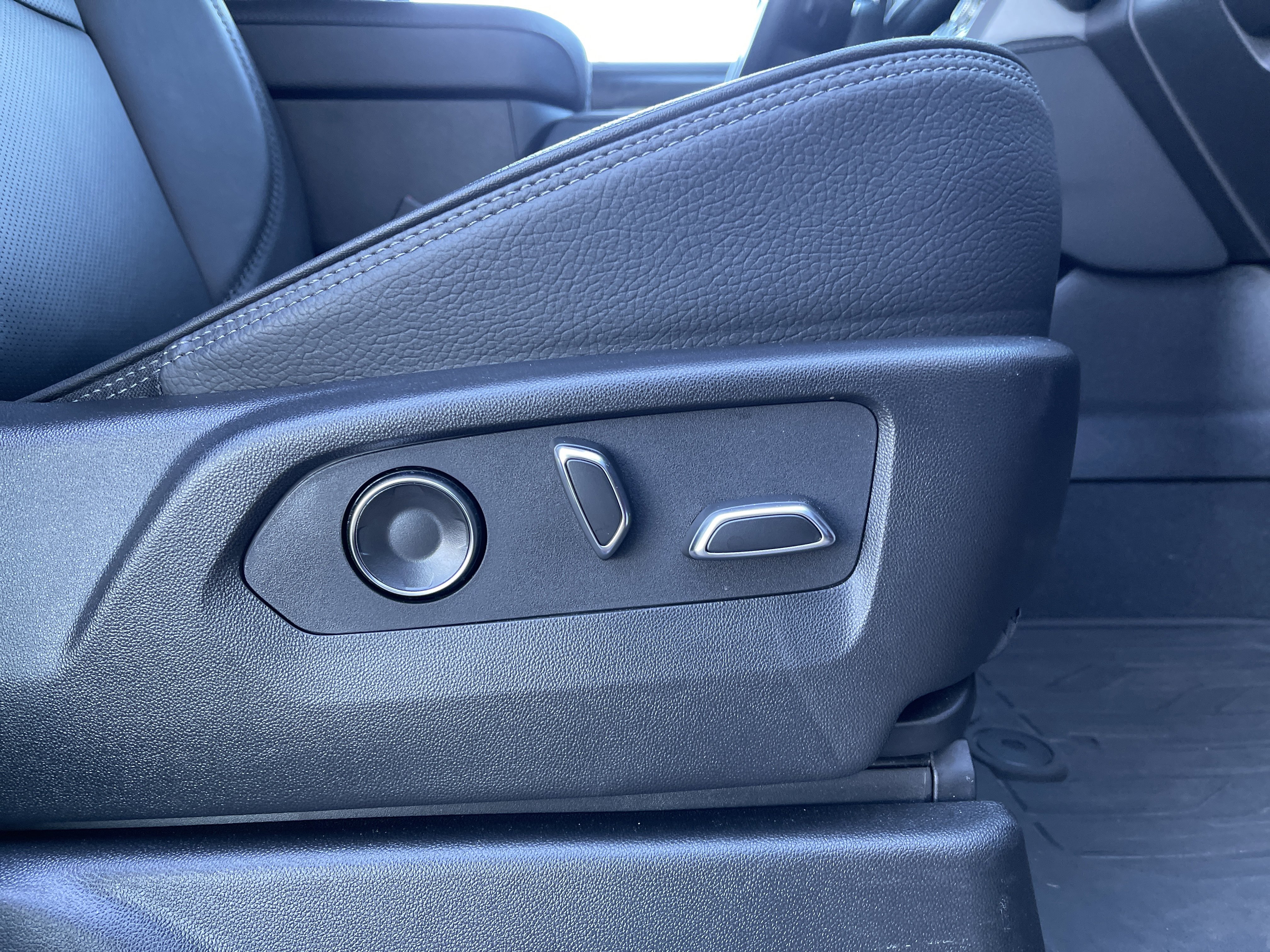 Used 2024 GMC Yukon Denali w/ Max Trailering Package image 41