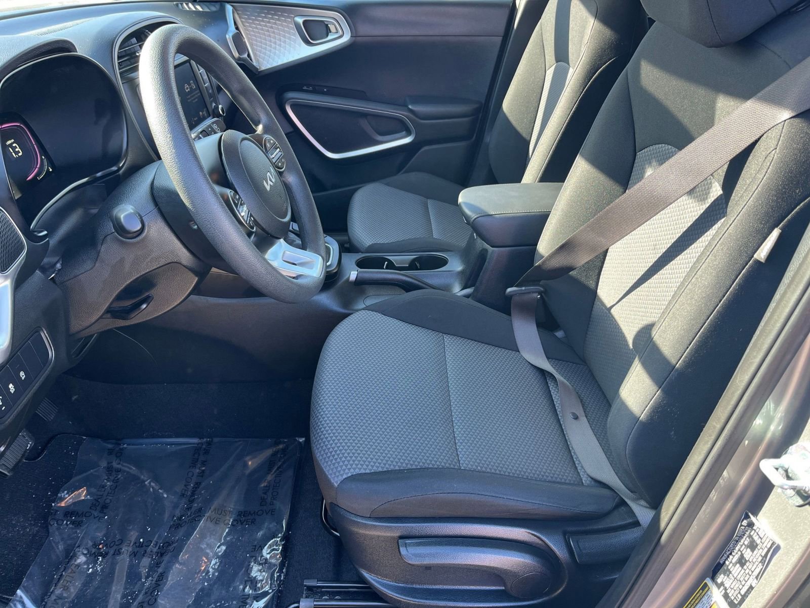 Used 2025 Kia Soul LX w/ LX Technology Package image 23