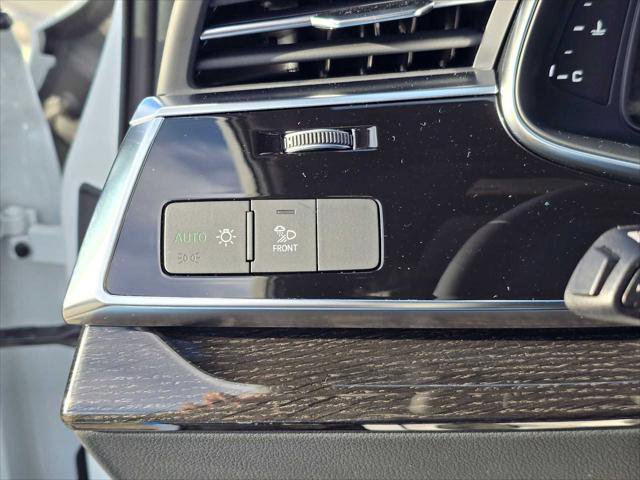 Used 2025 Audi Q7 3.0T Premium Plus AWD/4WD image 38