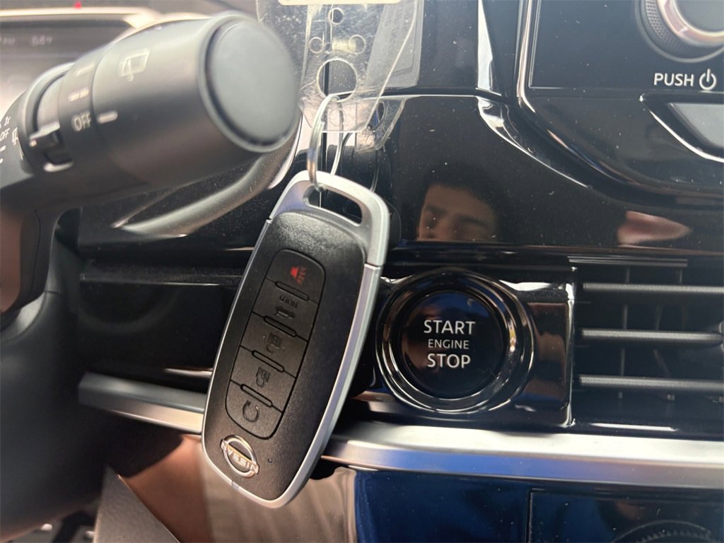 New 2025 Nissan Pathfinder SV image 31