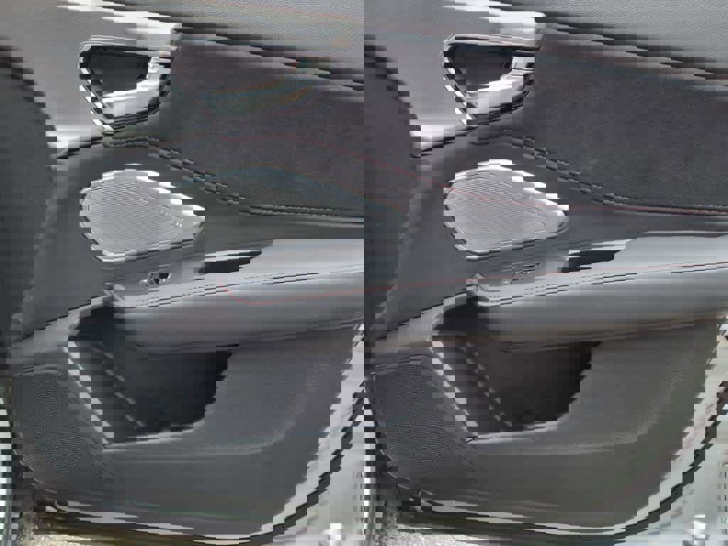 Used 2025 Acura RDX A-Spec image 8