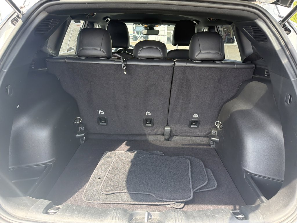 Used 2023 Jeep Compass Limited AWD/4WD image 29