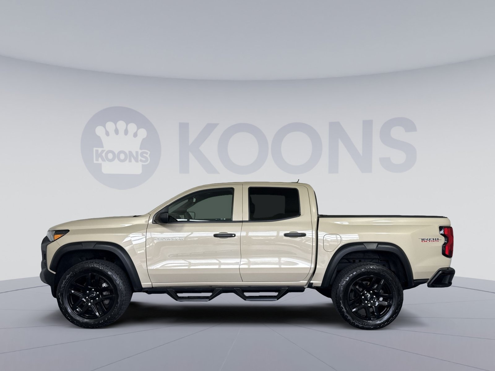 Used 2024 Chevrolet Colorado Trail Boss w/ Advanced Trailering Package AWD/4WD image 2