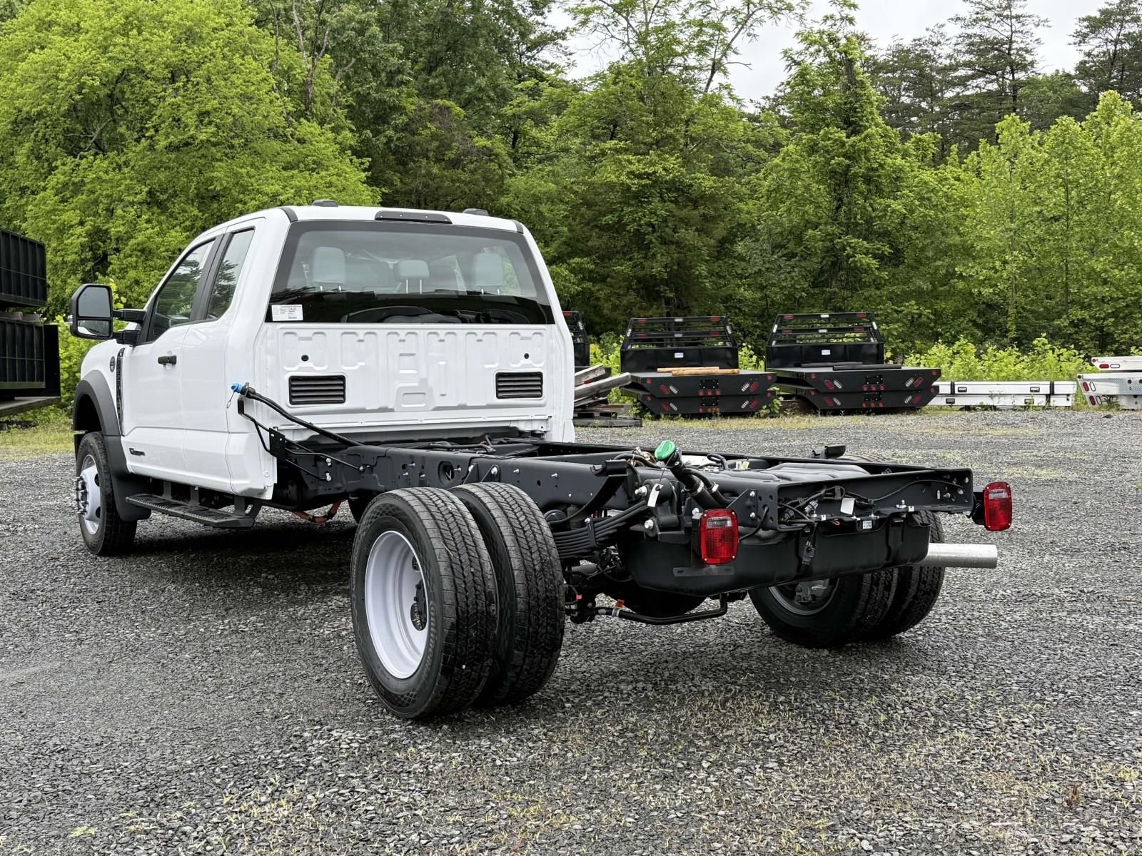 New 2025 Ford F550 4x4 SuperCab Super Duty image 4