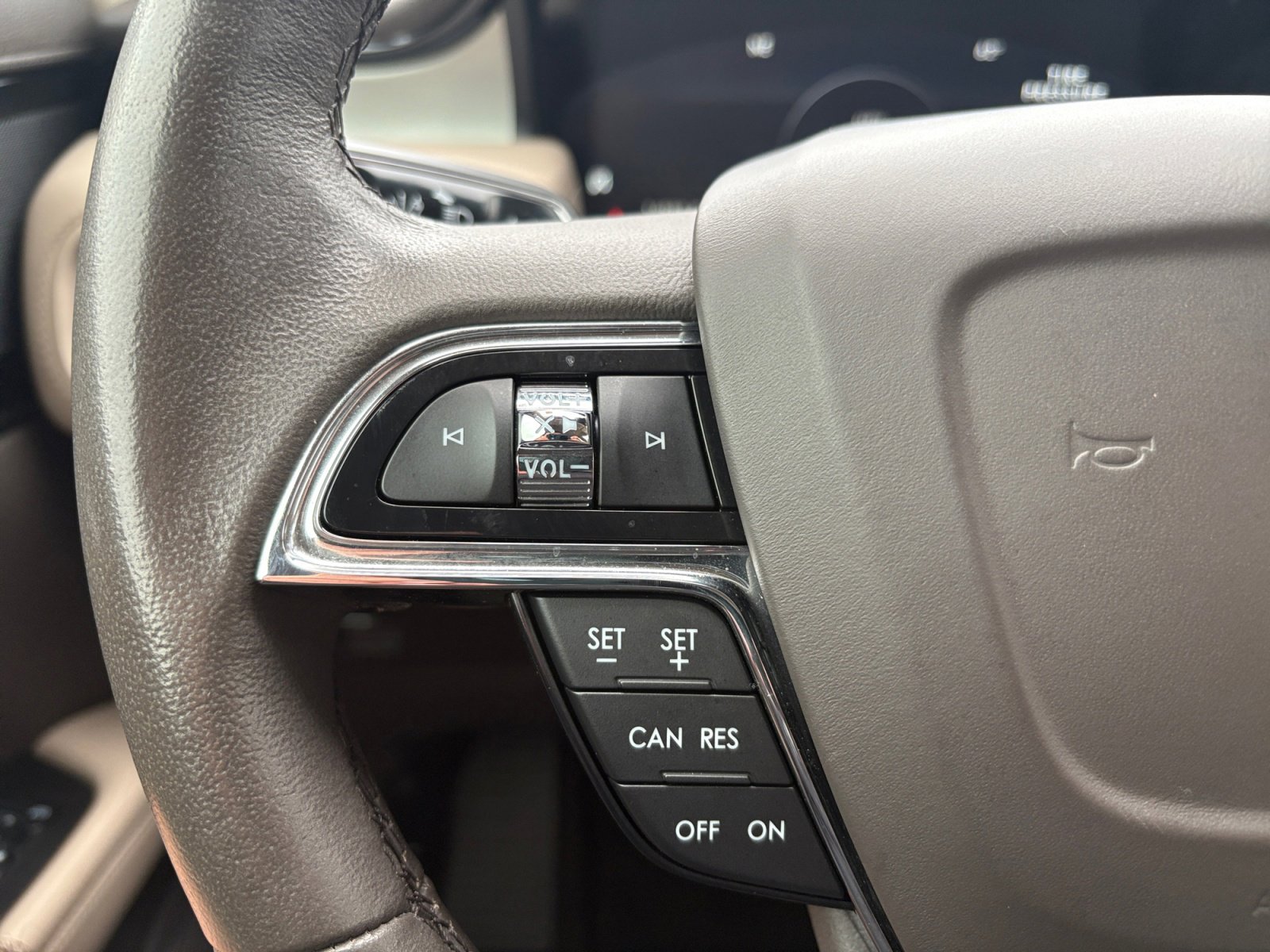 Used 2023 Lincoln Nautilus AWD w/ Premium Package image 16