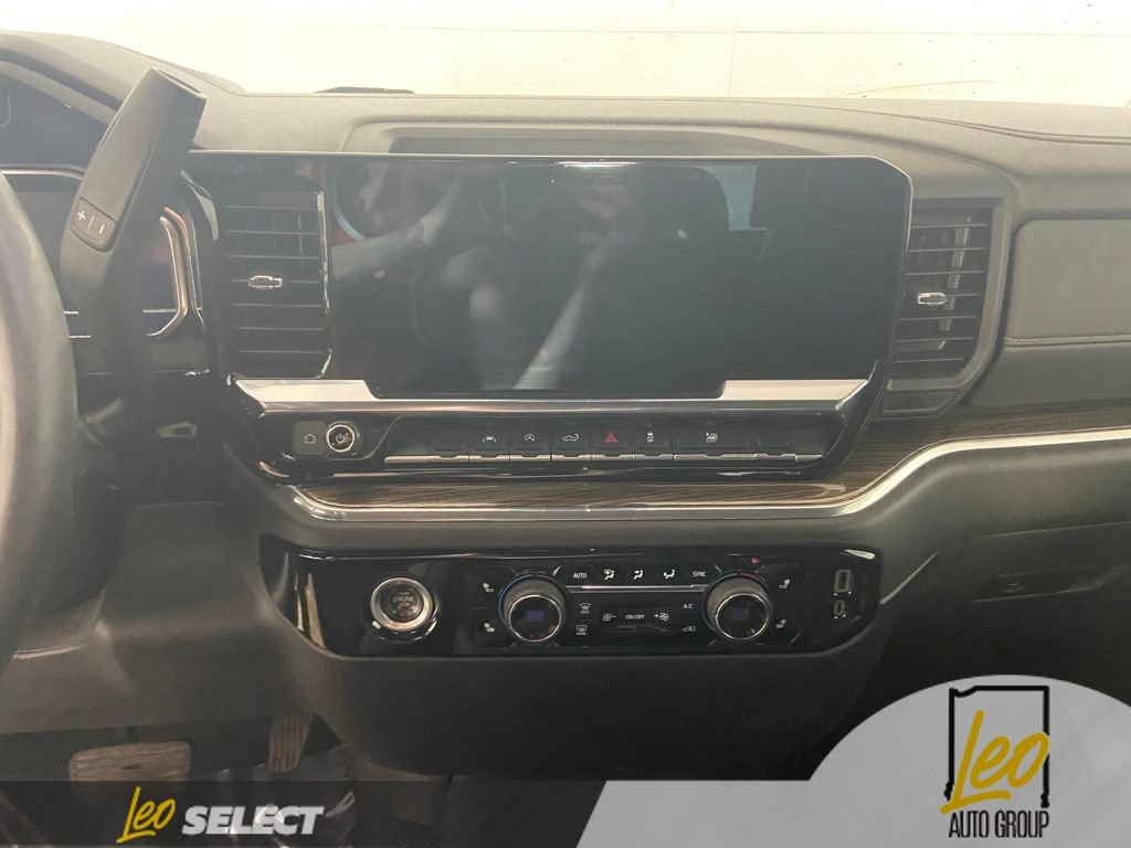 Used 2023 Chevrolet Silverado 1500 LT AWD/4WD image 15