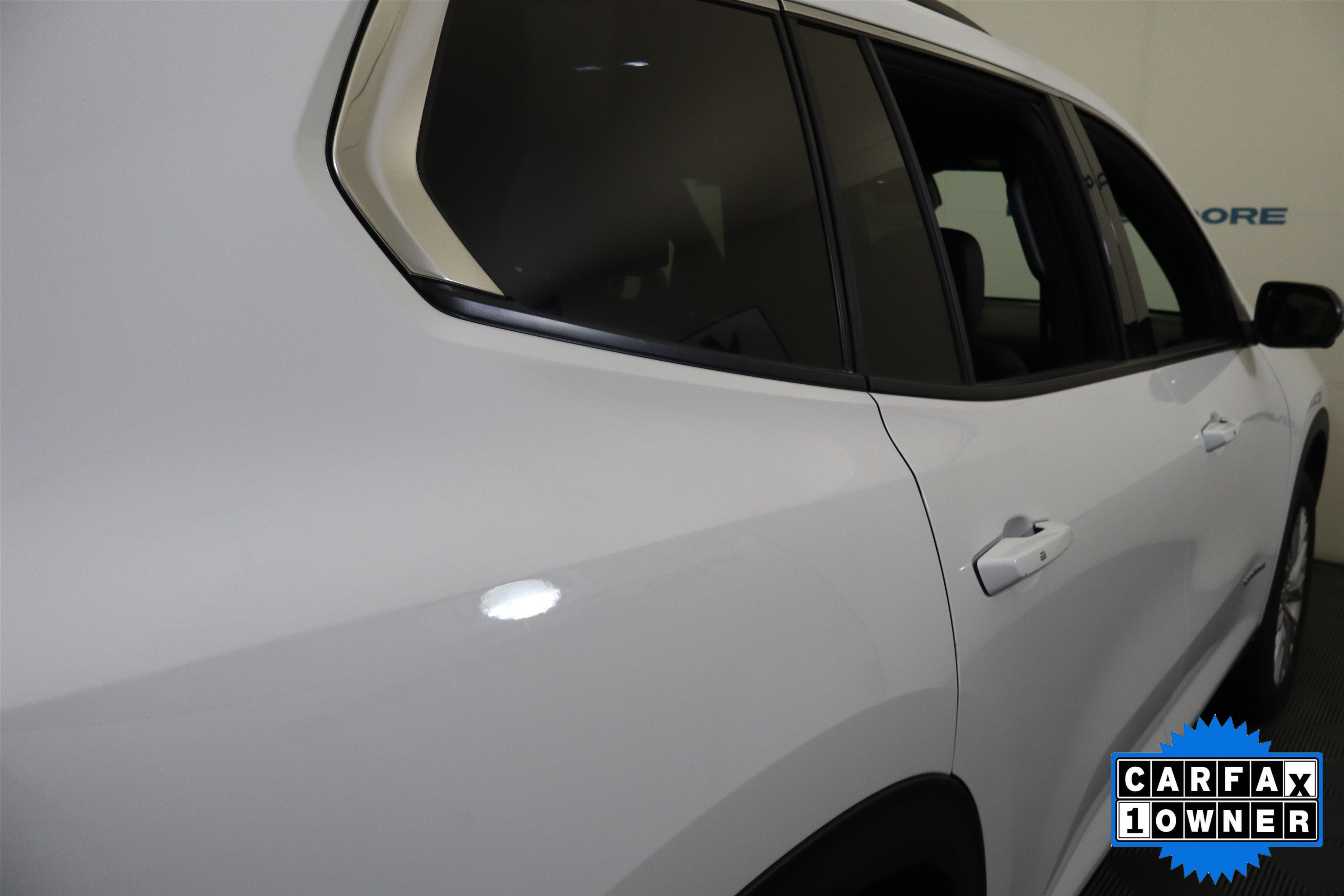 Used 2026 GMC Acadia Elevation w/ Elevation Premium Package FWD image 7