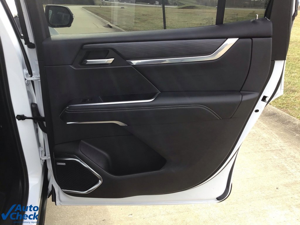 Used 2025 GMC Acadia Elevation image 18