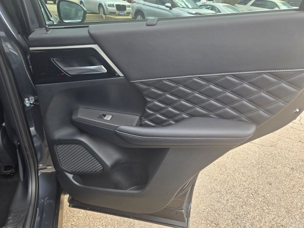 New 2025 Mitsubishi Outlander SEL image 10