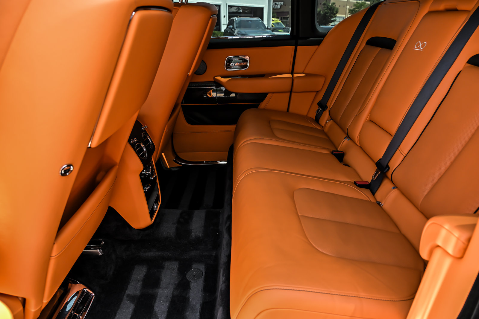 Used 2023 Rolls-Royce Cullinan Black Badge AWD/4WD image 24