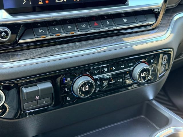 Used 2025 Chevrolet Silverado 1500 LTZ w/ LTZ Premium Package AWD/4WD image 17