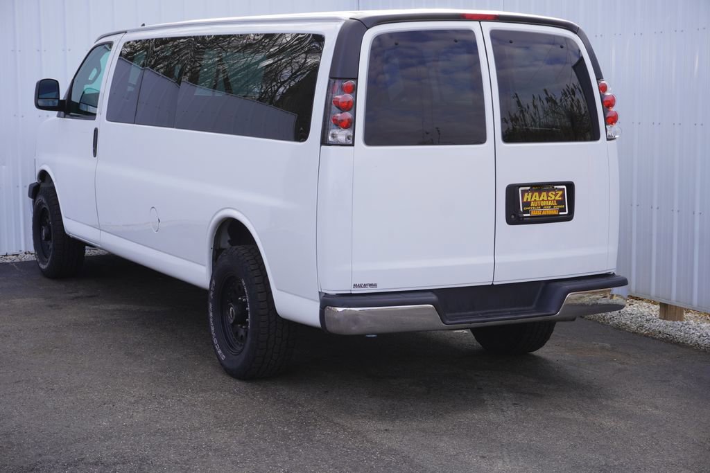 Used 2019 Chevrolet Express 3500 LT w/ LT Preferred Equipment Group image 4