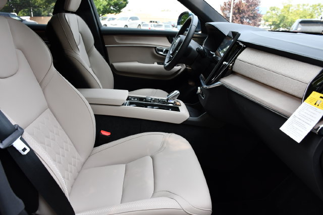 New 2026 Volvo XC90 B5 Plus w/ Protection Package Premier AWD/4WD image 30