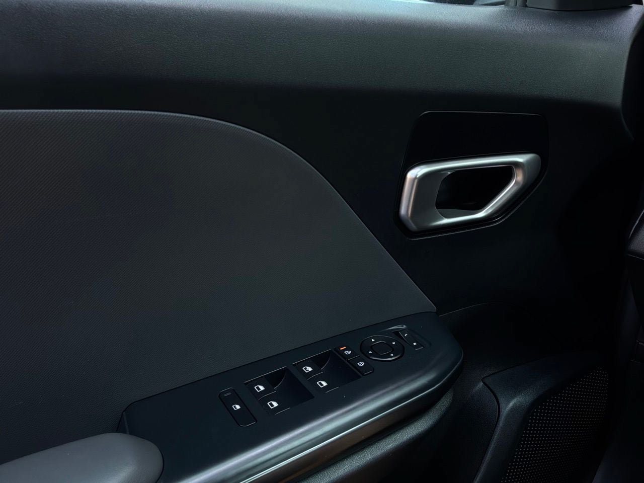 Used 2025 Kia K4 FWD image 21