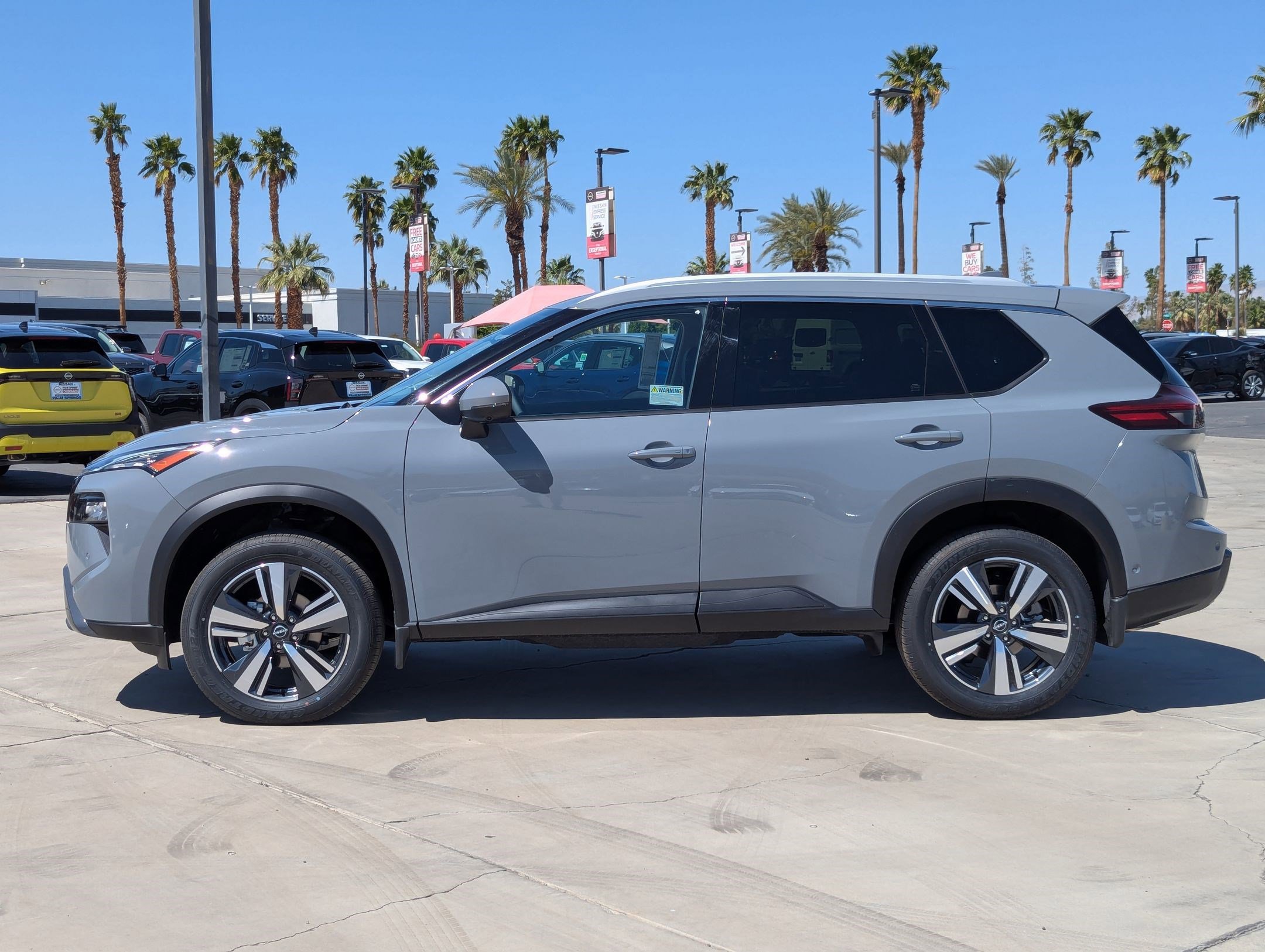 New 2025 Nissan Rogue SL image 3