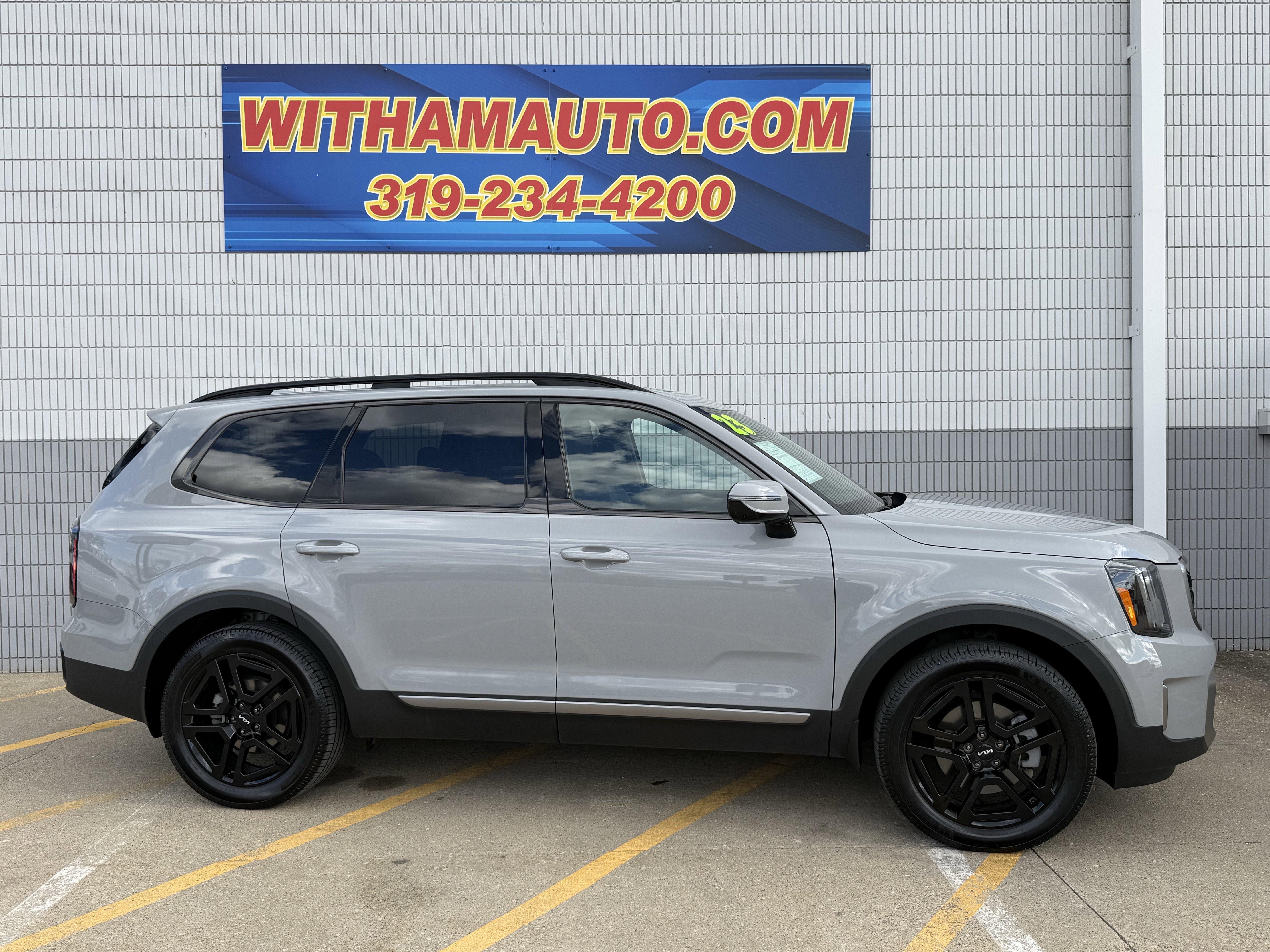 Used 2023 Kia Telluride SX X-Line AWD/4WD image 3