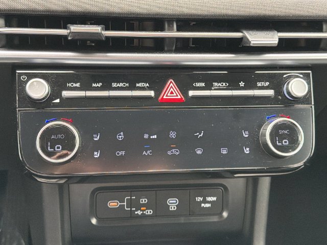 Certified 2025 Hyundai Tucson Limited AWD/4WD image 22